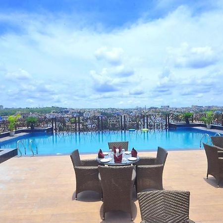 Pipul Padmaja Premium Hotel Bhubaneswar Buitenkant foto