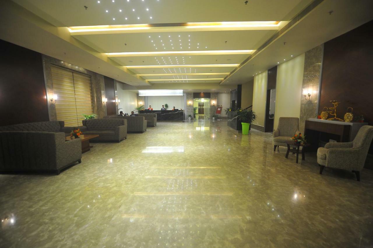 Pipul Padmaja Premium Hotel Bhubaneswar Buitenkant foto