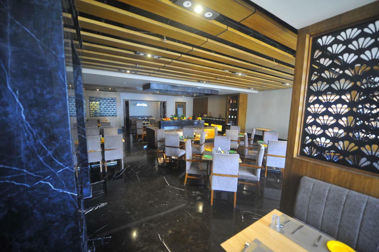 Pipul Padmaja Premium Hotel Bhubaneswar Buitenkant foto
