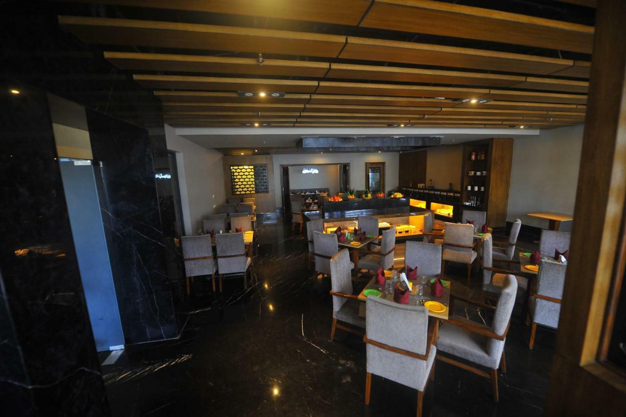Pipul Padmaja Premium Hotel Bhubaneswar Buitenkant foto