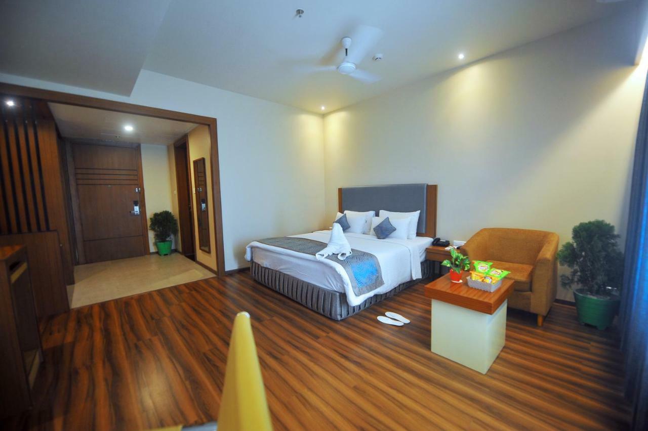 Pipul Padmaja Premium Hotel Bhubaneswar Buitenkant foto
