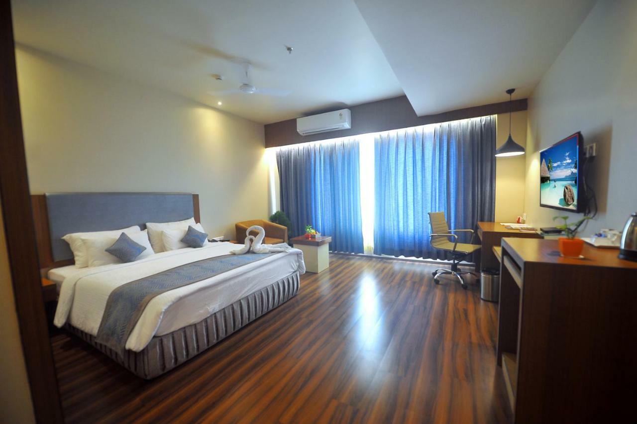 Pipul Padmaja Premium Hotel Bhubaneswar Buitenkant foto