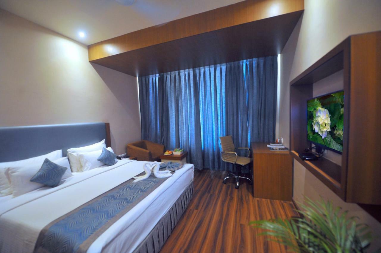 Pipul Padmaja Premium Hotel Bhubaneswar Buitenkant foto