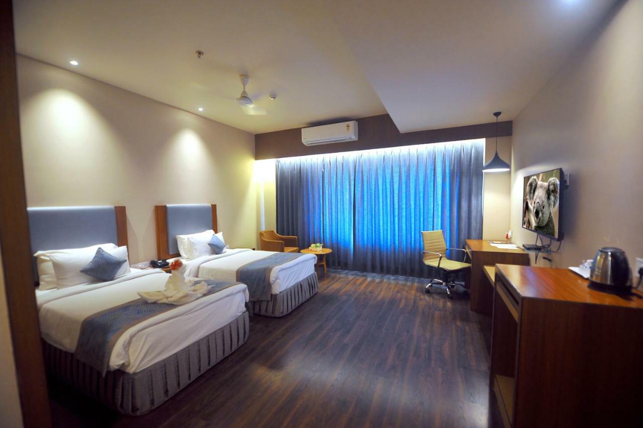 Pipul Padmaja Premium Hotel Bhubaneswar Buitenkant foto